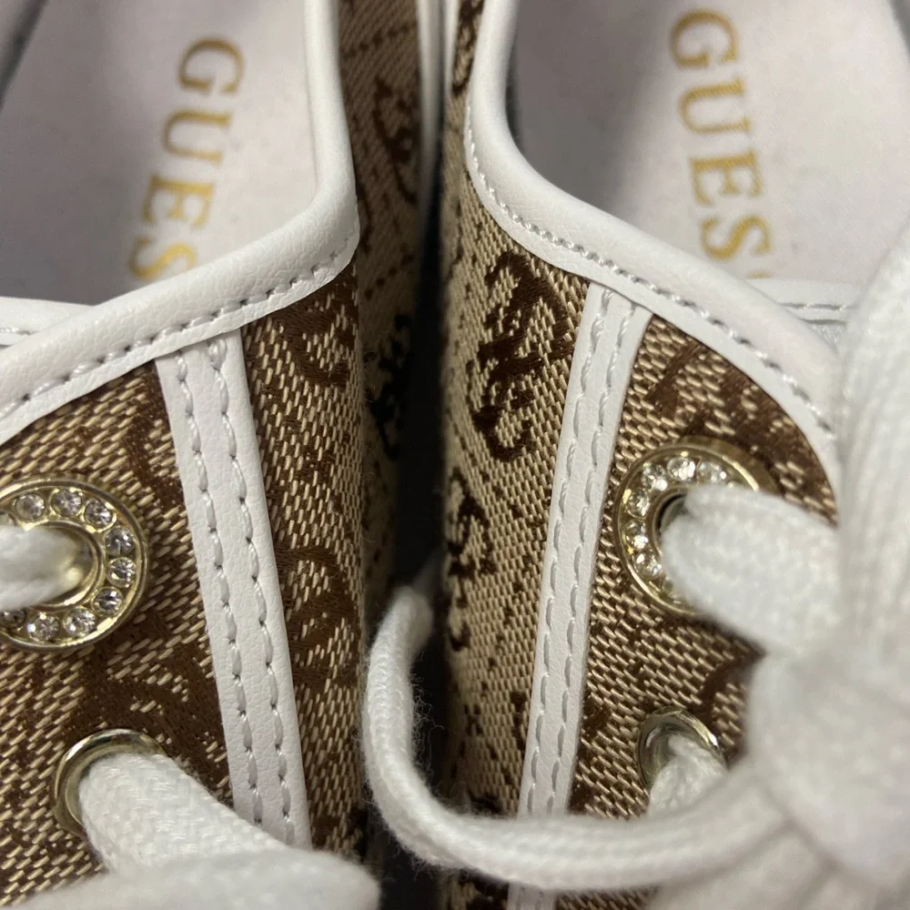 Guess low top
